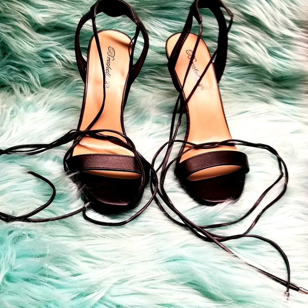Brekelles Heels